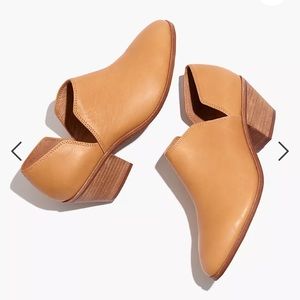 New in box - Madewell Gloria Cut out booties in Desert Camel